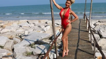 Nicoleta Dragne de la Insula Iubirii i-a înnebunit pe turiștii din Mamaia. Ispita apărut într-un costum provocator