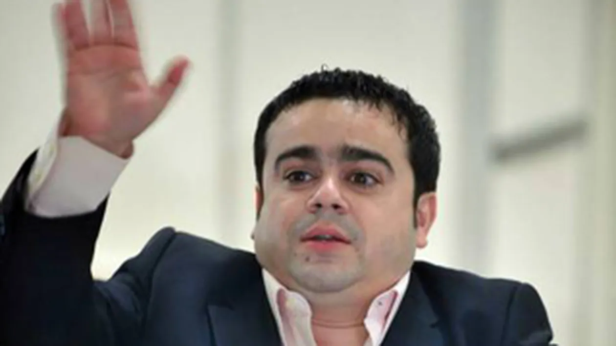 Adi Minune, audiat de politistii din Iasi pentru furtul unei sticle de sampanie!