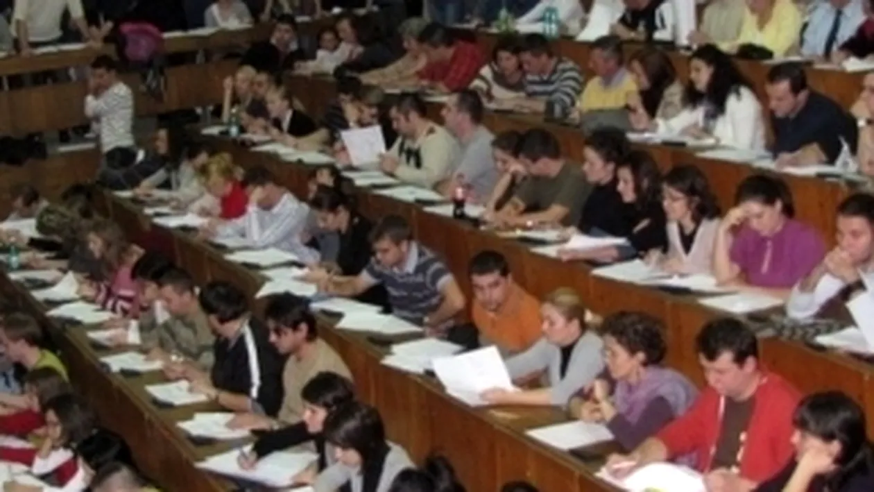 Concurenta acerba la Universitatea de Medicina si Farmacie din Targu Mures! Peste 100 de note de 10 la proba scrisa