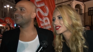 Andrei de la Alb Negru si-a scos iubita pe interval! Blonda a primit dezlegare la primul interviu!