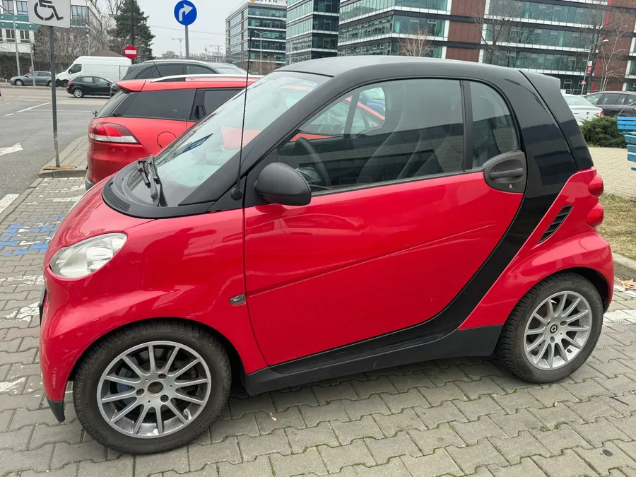 Furia roșie, noua mașină a lui Yamato Zaharia. sursă - arhivă personală