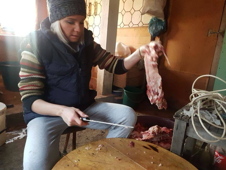 FOTO. Maria Constantin, mai tranşantă ca niciodată! A pus mâna pe cuţit şi… l-a măcelarit