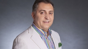 Incredibil! Ce tarif are Vali Vijelie, la evenimente. Cât trebuie să scoți din buzunar, dacă vrei să-l asculți o oră