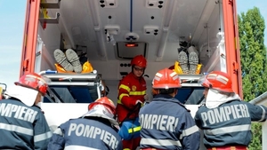 Un incendiu a izbucnit într-un cămin al Universităţii de Medicină din Bucureşti! Opt studenţi au fost evacuaţi