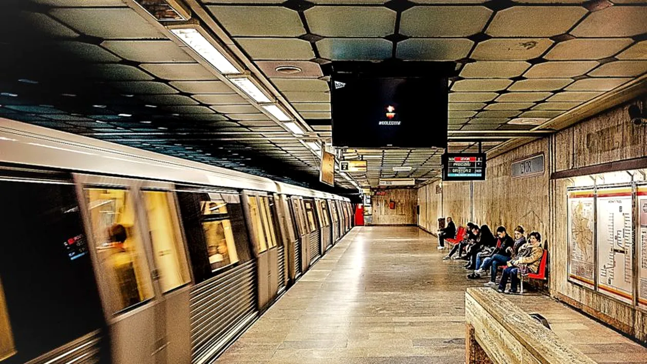 Apariție mega-ciudată în metroul din București! Călătorii au crezut că nu văd bine