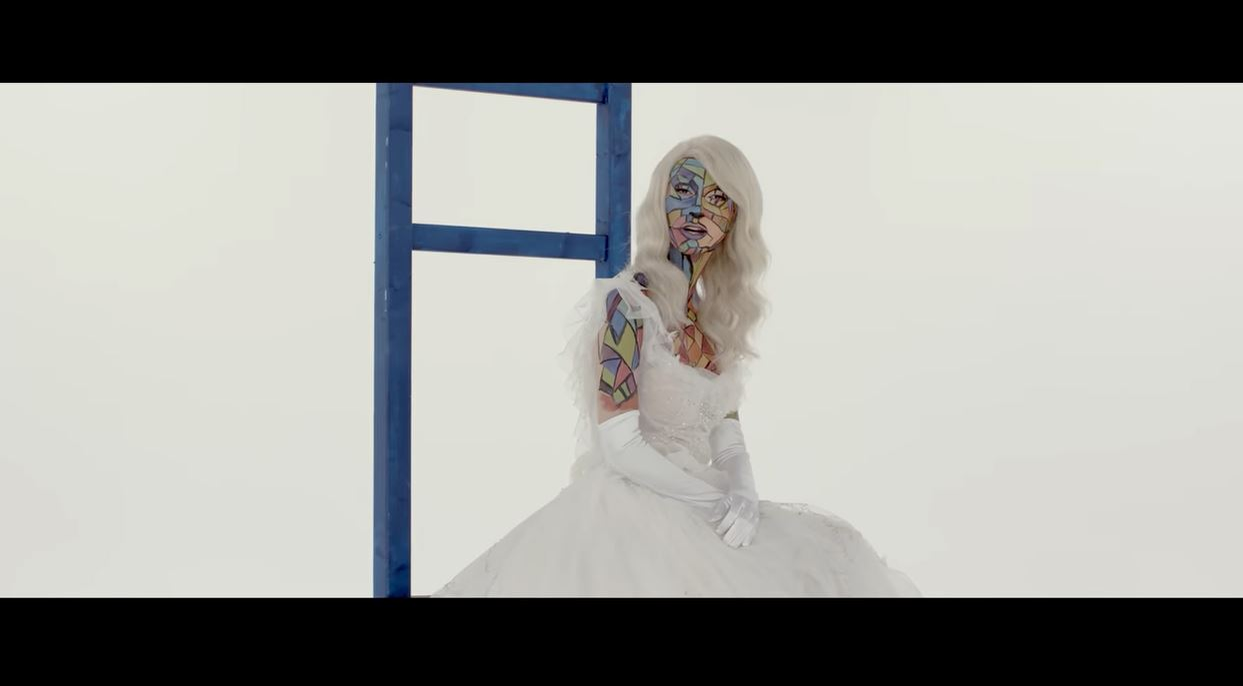 Andreea Bălan, mesaje dureroase pentru George Burcea în noua piesă, “Am crezut în basme”! Bărbatul misterios din videoclip seamănă cu tatăl fiicelor sale
