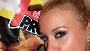 Pisicuta, pis pis pis! Vezi cine o incalzeste pe Pamela de Romania in serile geroase!