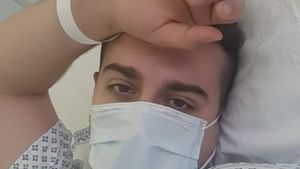 E cumplit! Are 29 de ani și a crezut că lui nu i se poate întâmpla! Mesajul cutremurător: ”Vă rog, stați acasă!”