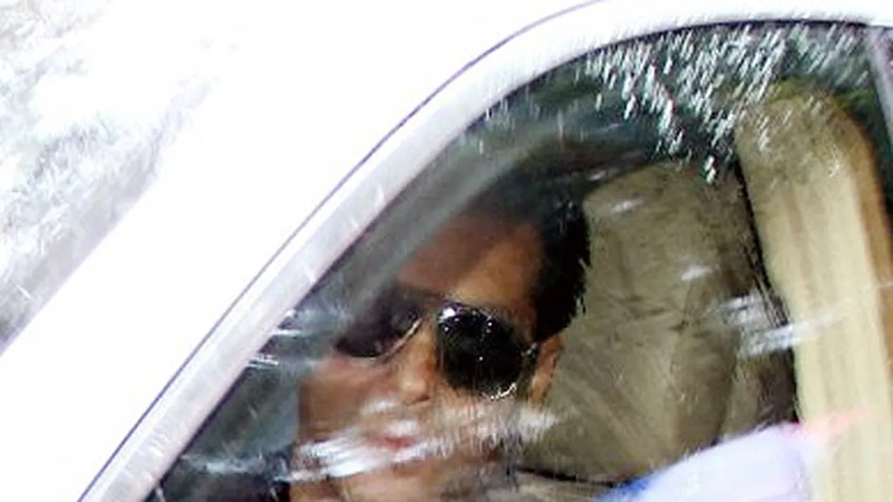 Creste tensiunea pentru Iulia Vantur. Vezi ce au hotarat judecatorii in cazul lui Salman Khan, care risca 10 ani de puscarie