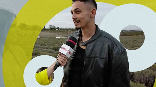 Cum și-au bătut joc gardienii de Juno, după ce l-au prins la furat din magazin. Au scos electroșocurile și... ”Hai, băgați!”