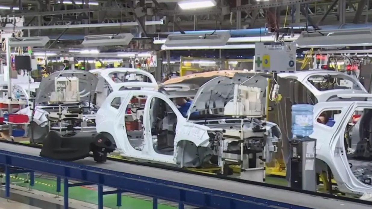 Ungurii au anunțat că noile modele Dacia nu se mai produc în România. Unde se mută producția