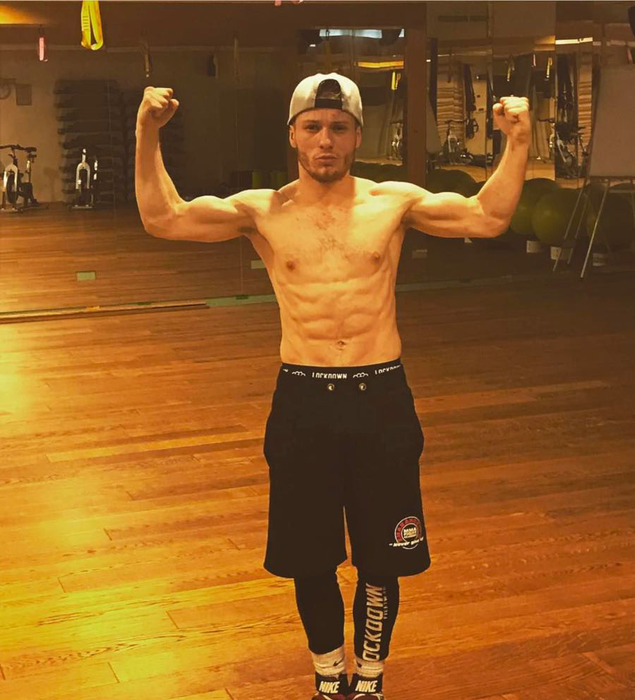 Boxerul Alex Rus e antrenat de celebrul Cătălin Zmărăndescu