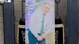 Imaginile durerii: zeci de coroane de flori au fost aduse la priveghiul artistului Ion Drăgan! Este doliu masiv în comuna Bălești, după Crăciun