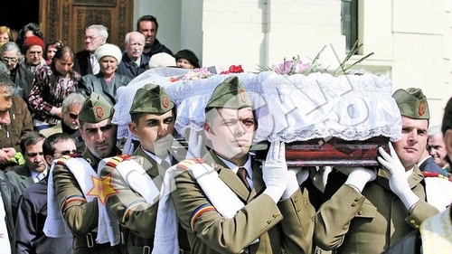 Inmormantat cu onoruri militare! Ion Lucian se odihneste langa Emil Hossu