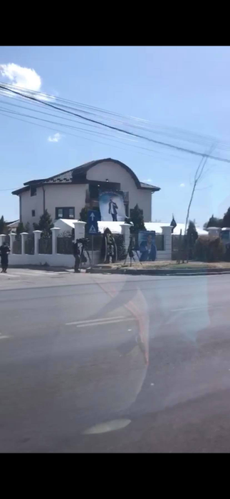Ce scrie pe coroanele funerare pentru Emi Pian! Gest incredibil făcut de familia interlopului