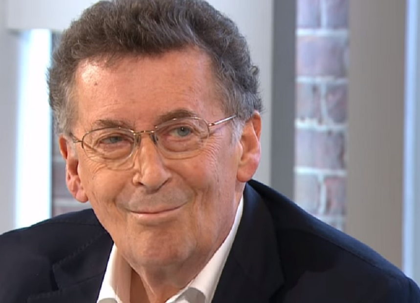 Îl mai ții minte pe Robert Powell, cel care l-a jucat pe Iisus din Nazaret? Așa arată acum celebrul actor. A ajuns la 74 de ani și…