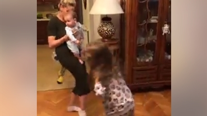 Andreea Bănică, spectacol alături de cei doi copii! Cum arată serile în familia artistei înainte de a apărea la ”Bravo, ai stil!”