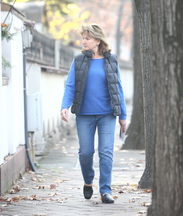 Maria Băsescu merge singură la plimbare, fără protecția SPP