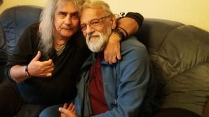 Doliu uriaș în muzică! A murit unul dintre cei mai mari cântăreți din România