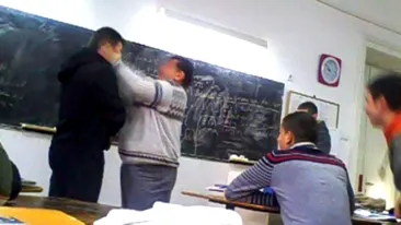 Un elev de la un liceu din Brașov, bătut de profesorul de geografie, până a făcut pe el