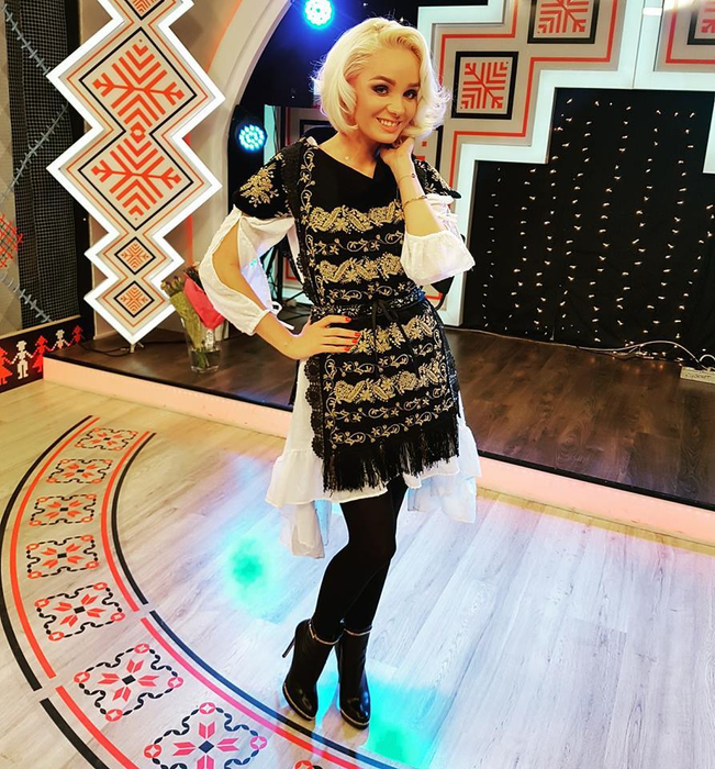 Maria Constantin şi-a schimbat look-ul! Cum arată acum cântăreaţa