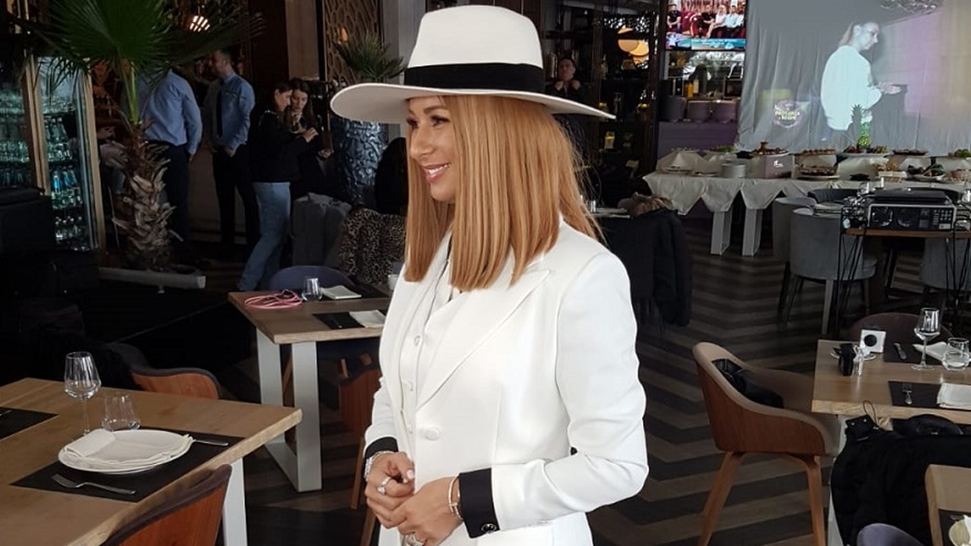 Anamaria Prodan, bijuterii și ținută de zeci de mii de euro la avanpremiera reality show-ului ”Prodanca și Reghe. Prețul succesului”