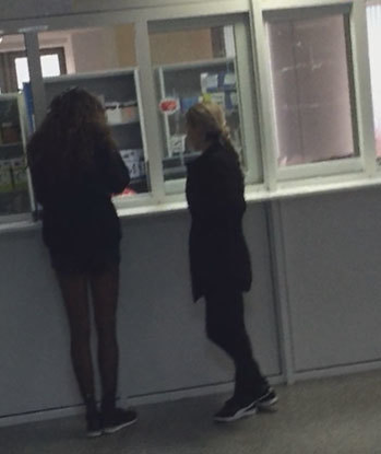 Mădălina nu a ţinut cont de frig când şi-a ales ţinuta