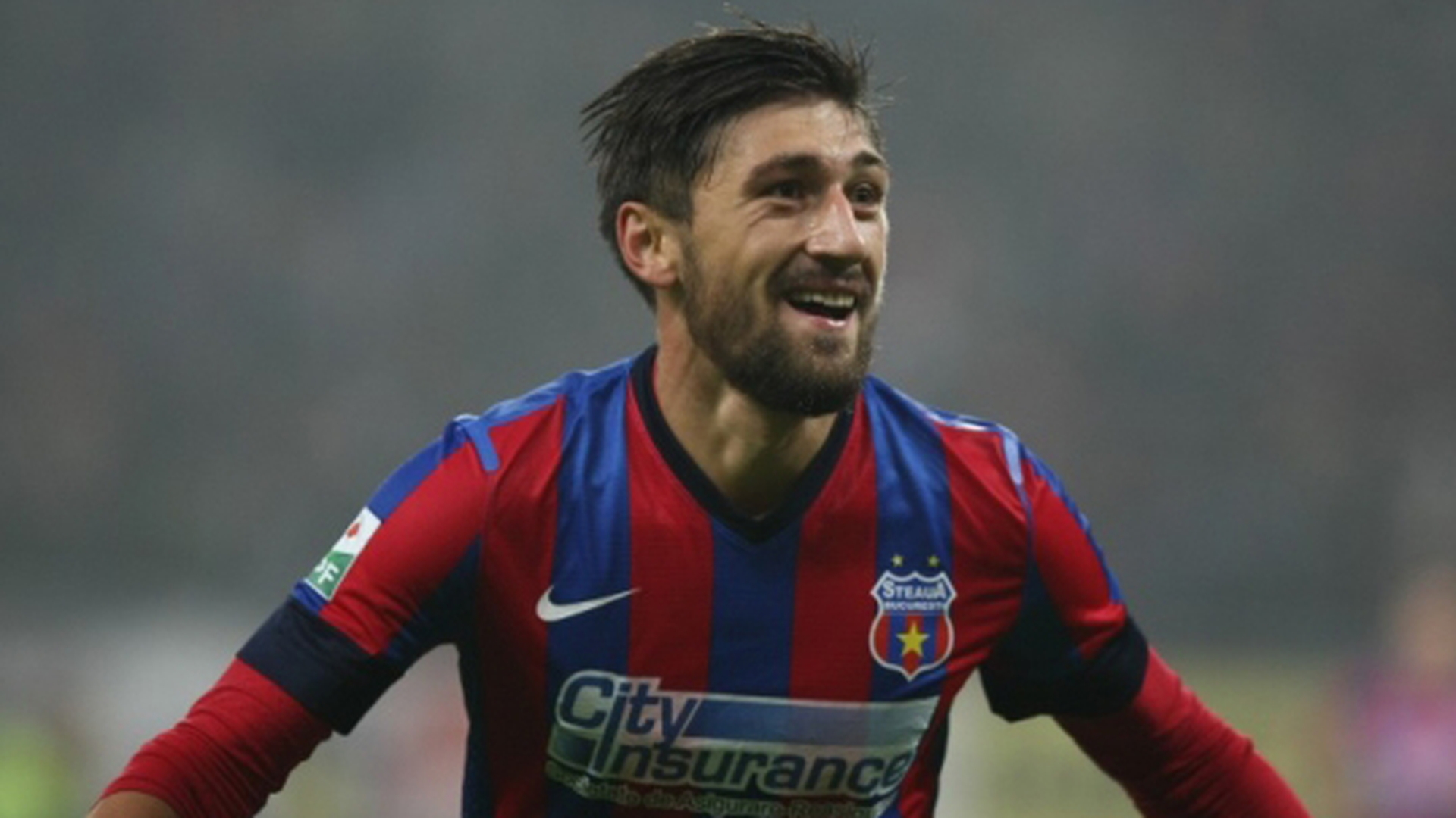 Nevasta l-a trimis la cumpărături! Paul Papp le are şi cu mingea, dar şi cu treburile casnice