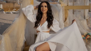 Jessie Baneș, moderatoarea Gold FM, a lansat o nouă piesă: ”Tu ești iubirea mea!”