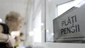 „Ne-au șters de pe listă?”. Drama pensionarilor români din diaspora care nu-și mai primesc banii