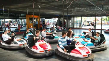 Tragedie fără margini! Băiatul care s-a electrocutat intr-un parc de distractii din Eforie a murit la spital