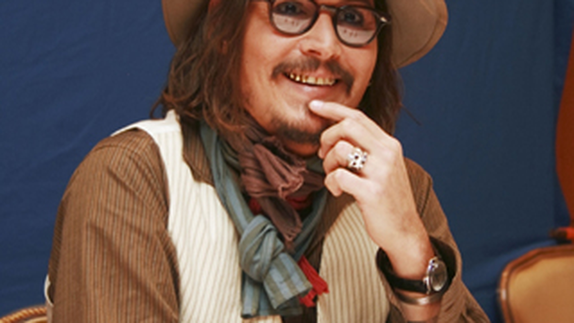 Johhny Depp are masina de parturi