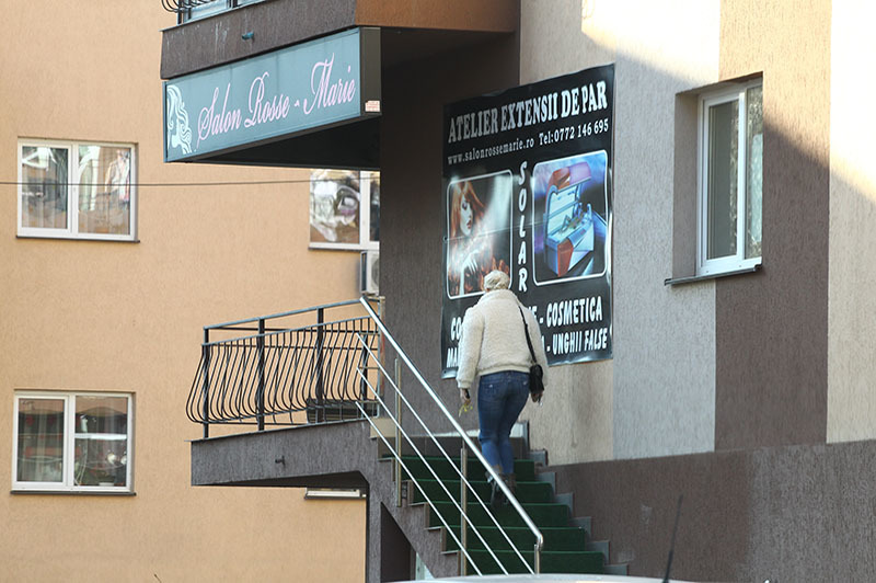 Maria urcă spre salon