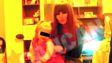 Ea este sosia Elenei Basescu