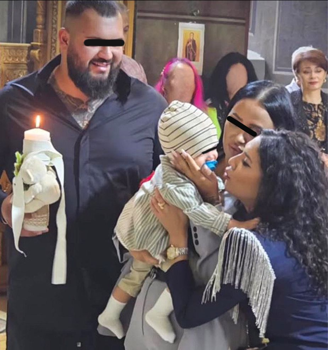 Micuțul Anthony a fost foarte cuminte la slujba de creștinarea
