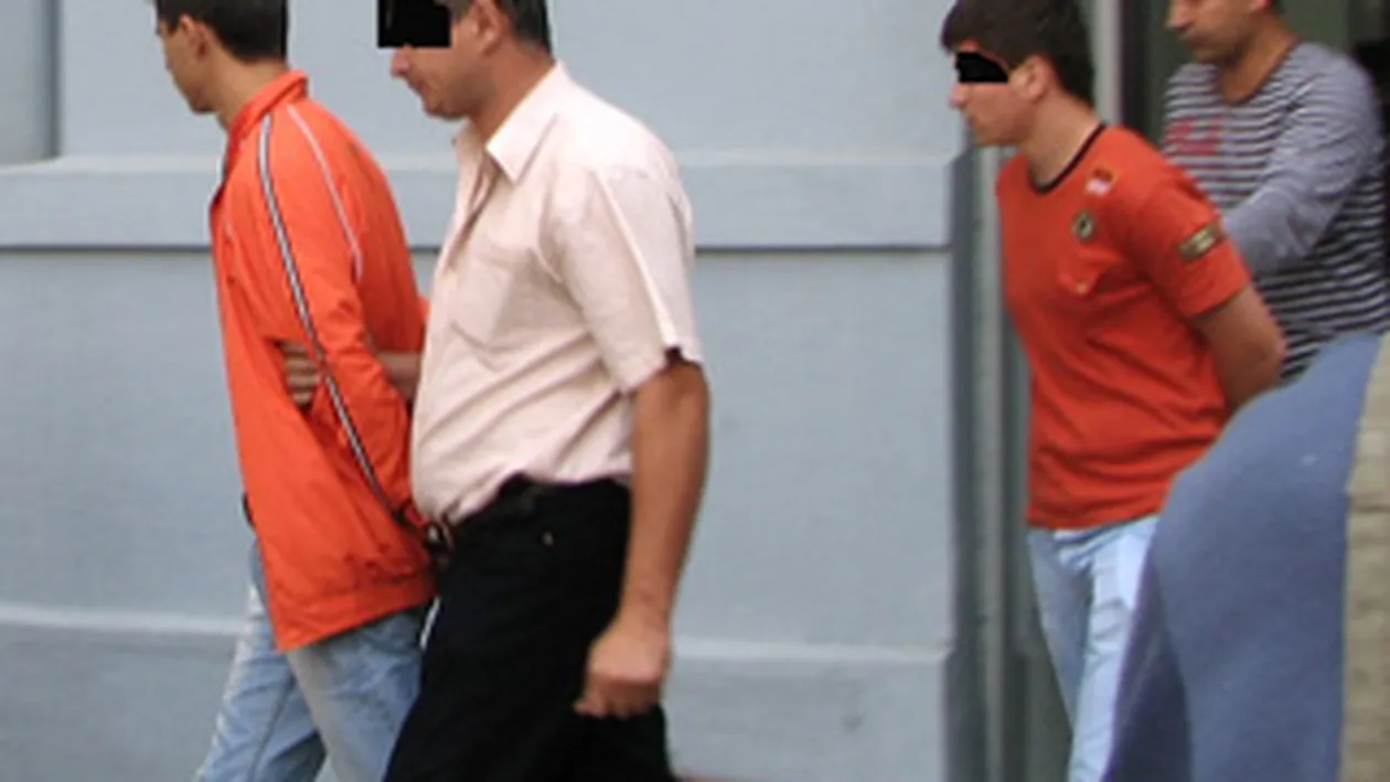 Omorat de tovarasii de joaca! L-au torturat si ucis pentru ca ii batea la un joc pe internet