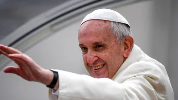 Cum arată papamobilul conceput de Dacia. Suveranul Pontif îl va folosit în vizita din România