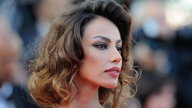 Madalina Ghenea, mai sexy ca niciodata! A fost fotografiata dezbracata la plaja! "SUPER OLTEANCA!"