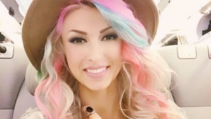 ANDREEA BĂLAN, dovadă de curaj! N-o să-ţi vină să crezi cum şi-a vopsit părul artista