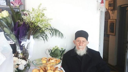 Imagini EXCLUSIVE! IULIANA LUCIU şi surorile BAMBI l-au jelit public, dar... Ce s-a întâmplat la priveghiul duhovnicului vedetelor