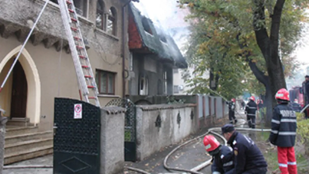 Victima a incendiului de la Casin: De abia am terminat de renovat dupa ultimul incendiu