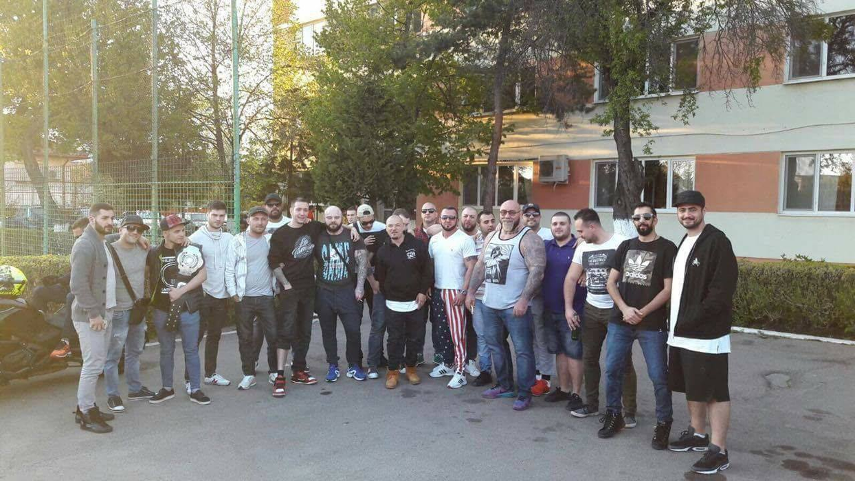 Legătura dintre Daniel Chiraş şi trupa de hip-hop „La Familia”. Cel mai dur „locotenent” al fraţilor Cămătaru a…