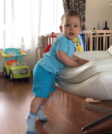 Adrian și Sandra Mutu, împreună cu micuțul Tiago… tabloul perfect de familie!