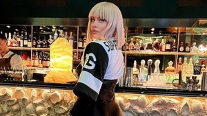 Loredana Groza, show incendiar într-un restaurant de lux din Capitală. Artista a fost surprinsă în braţele lui Cătălin Botezatu