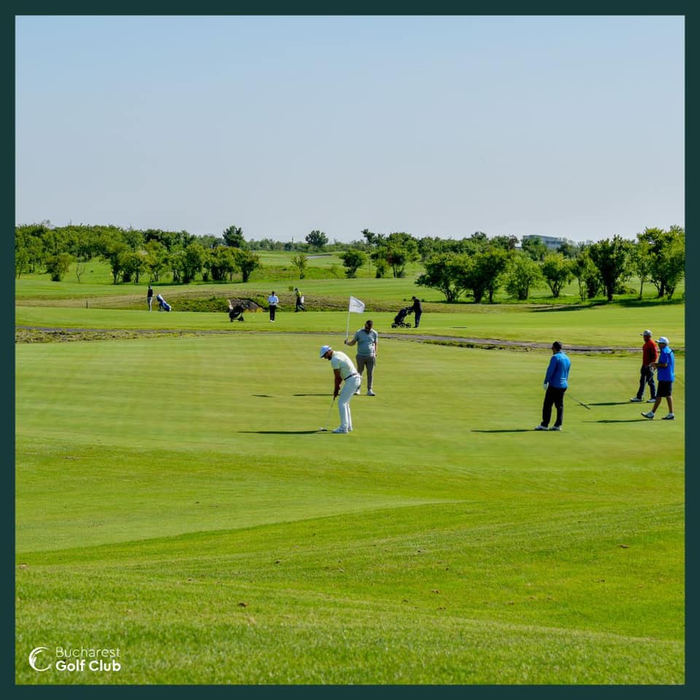 Și în România, golful prinde aripi. BUCHAREST.GOLF este unul dintre cluburile unde pasionații de golf își pot urma visul