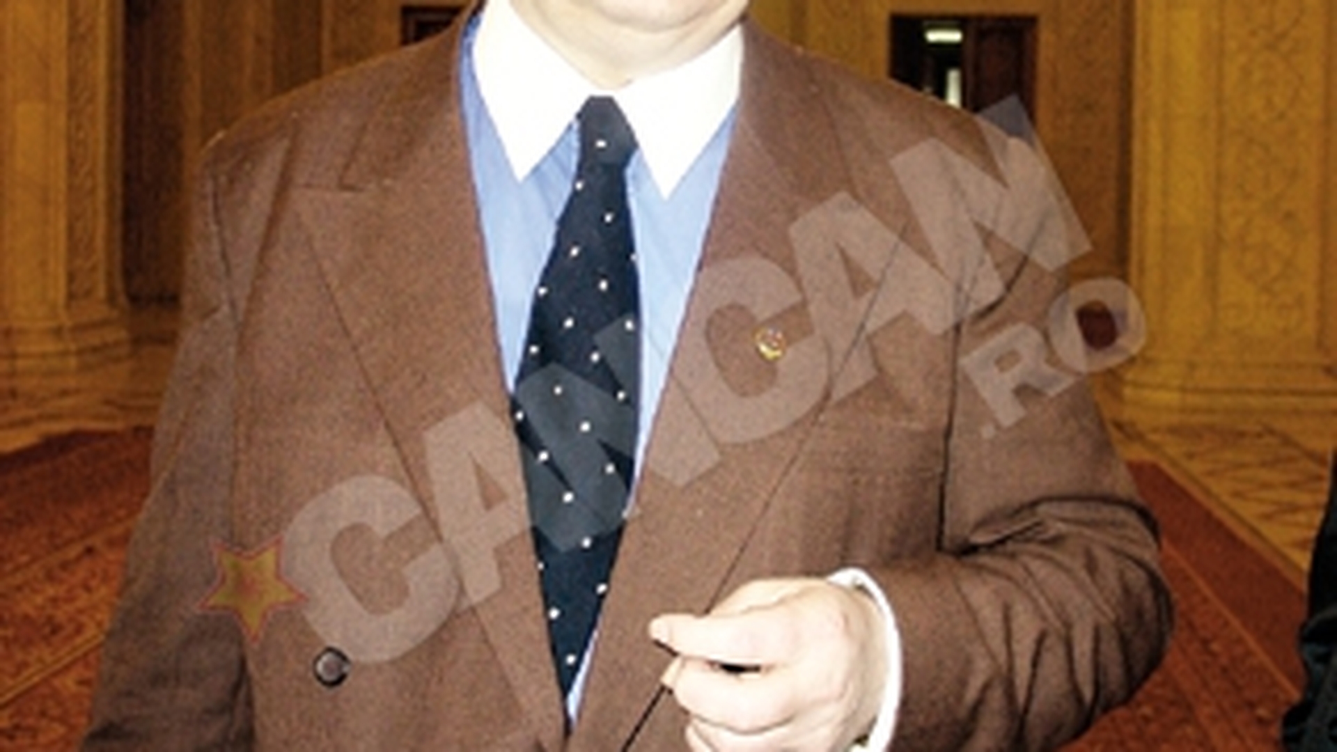 Vadim Tudor: "Nu iau pastile! Sunt un barbat care s-a culcat cu patru femei pe zi, sunt o forta a naturii!"
