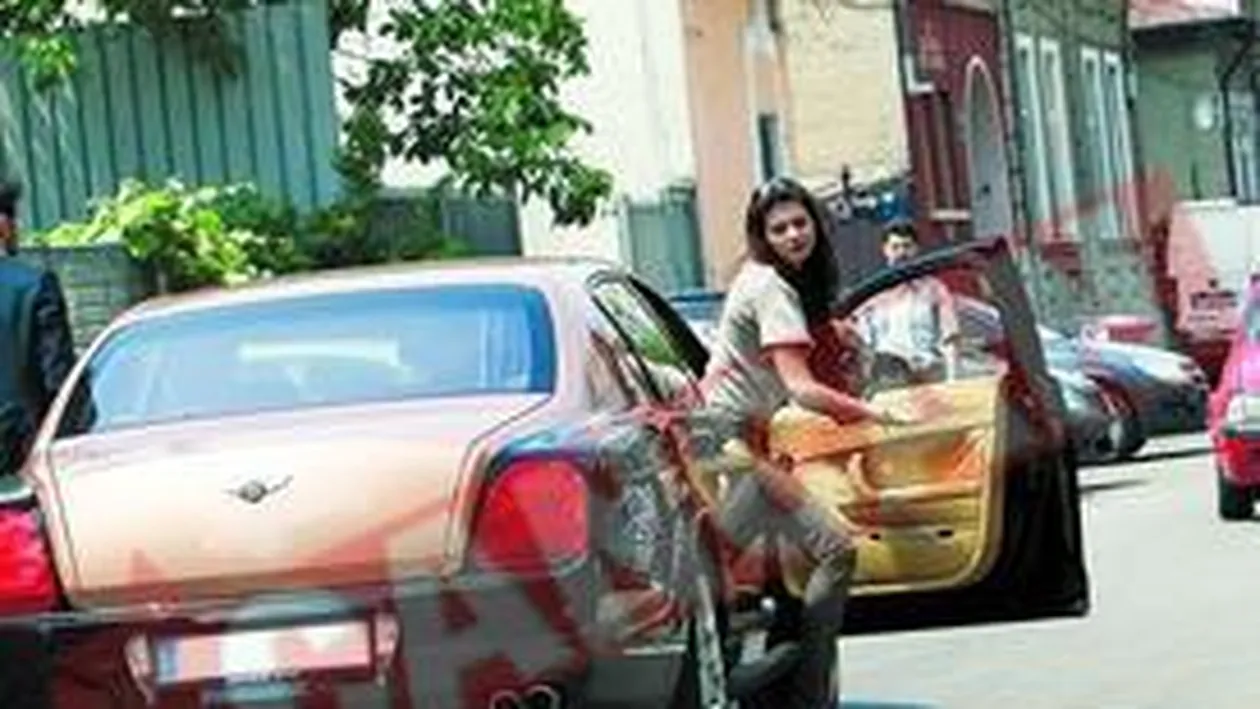 Moni, ce atenta esti cu barbatii!