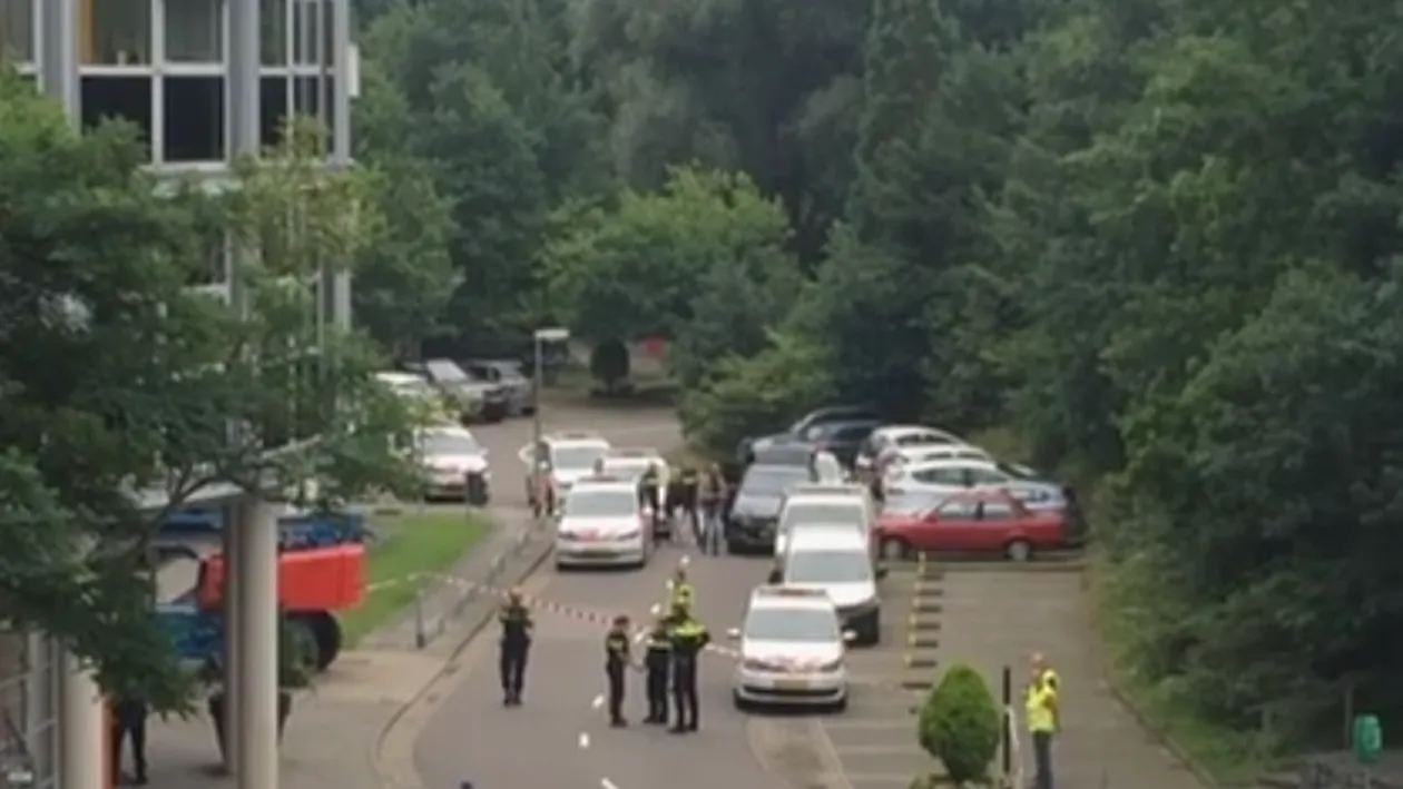 Momente de teroare în Olanda! Un bărbat a luat mai mulţi ostatici într-un post de radio