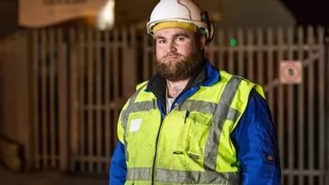 Gunoierul Michael Carroll a câștigat 10 milioane de lire sterline la loto: ”Acum car cărbuni și tai lemne”