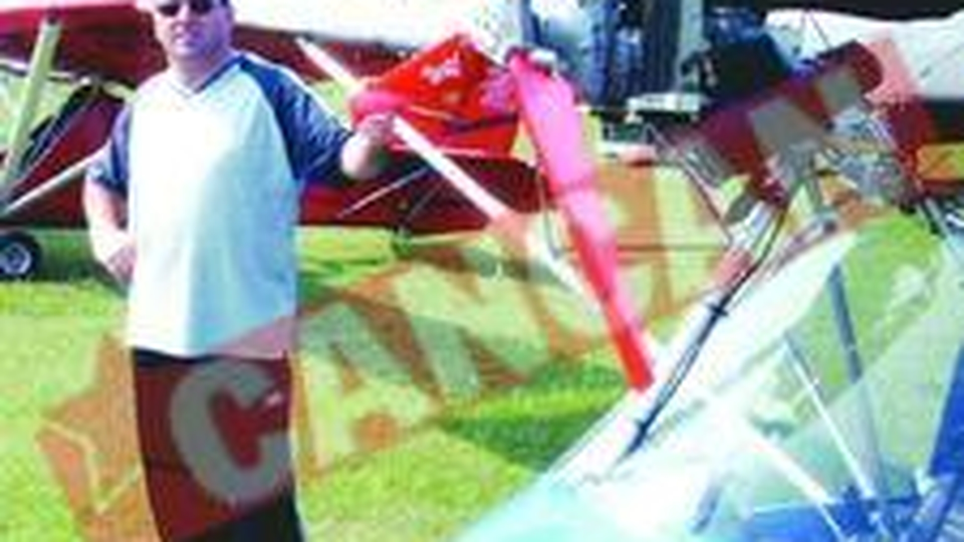 Satul de gropi, un bucurestean si-a luat miniavion